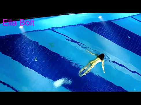 ❤️ Nu mă pot opri din privit, tânără blondă surprinsă înotând goală în piscina stațiunii ELLA BOLT ☑ at ro.xxx050890.ru ﹏