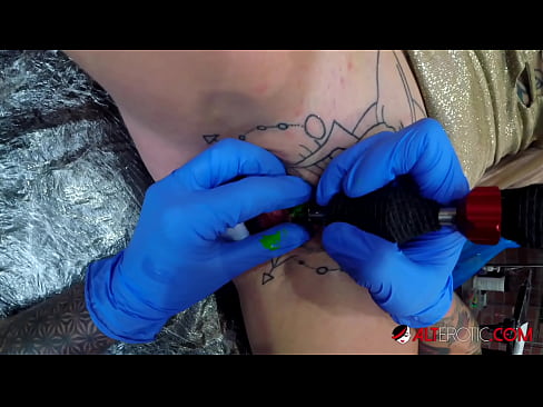❤️ Sully Savage, o bunăciune extrem de tatuată, și-a făcut un tatuaj pe clitorisul ei ☑ at ro.xxx050890.ru ﹏